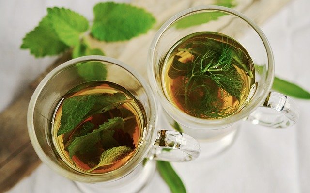 Types of Caffeine free herbal tea and how to prepare it